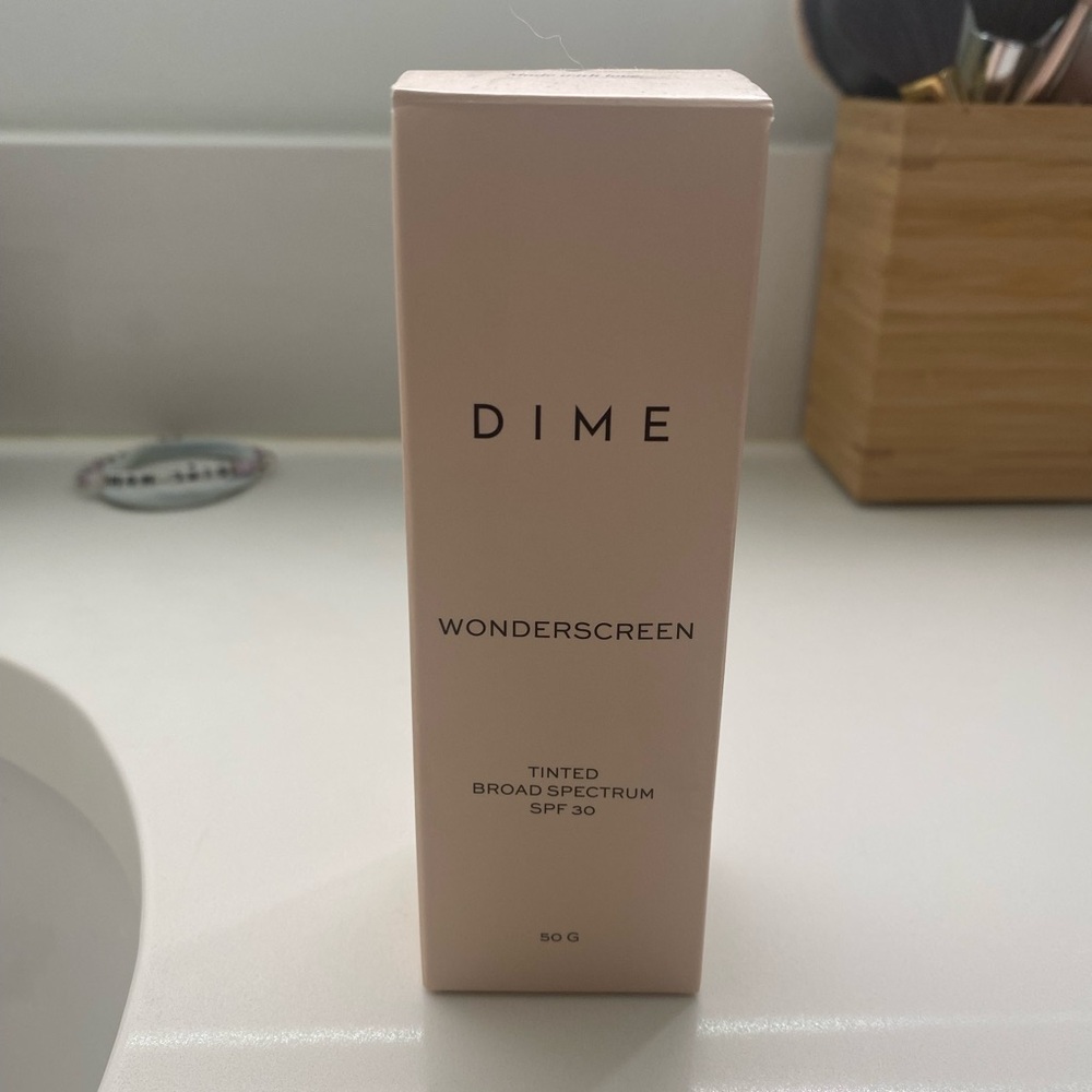 DIME tinted glow wonderscreen SPF 30 shades 01
